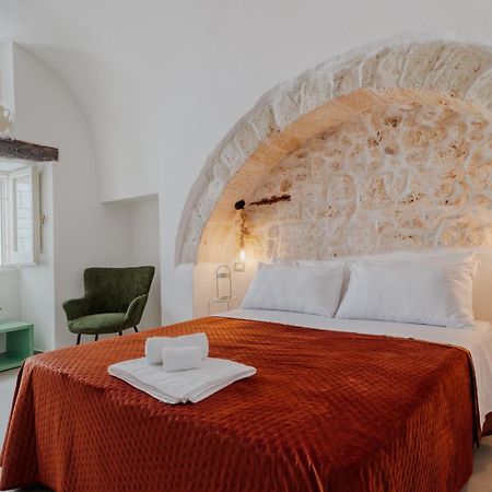 Dimora Lavinia Casa Vacanze Centro Storico オストゥーニ エクステリア 写真