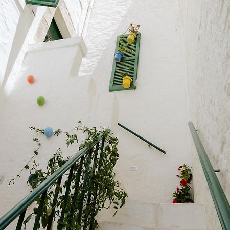 Dimora Lavinia Casa Vacanze Centro Storico オストゥーニ エクステリア 写真