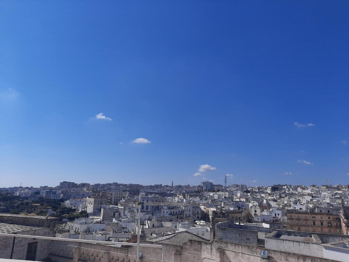 Dimora Lavinia Casa Vacanze Centro Storico オストゥーニ エクステリア 写真