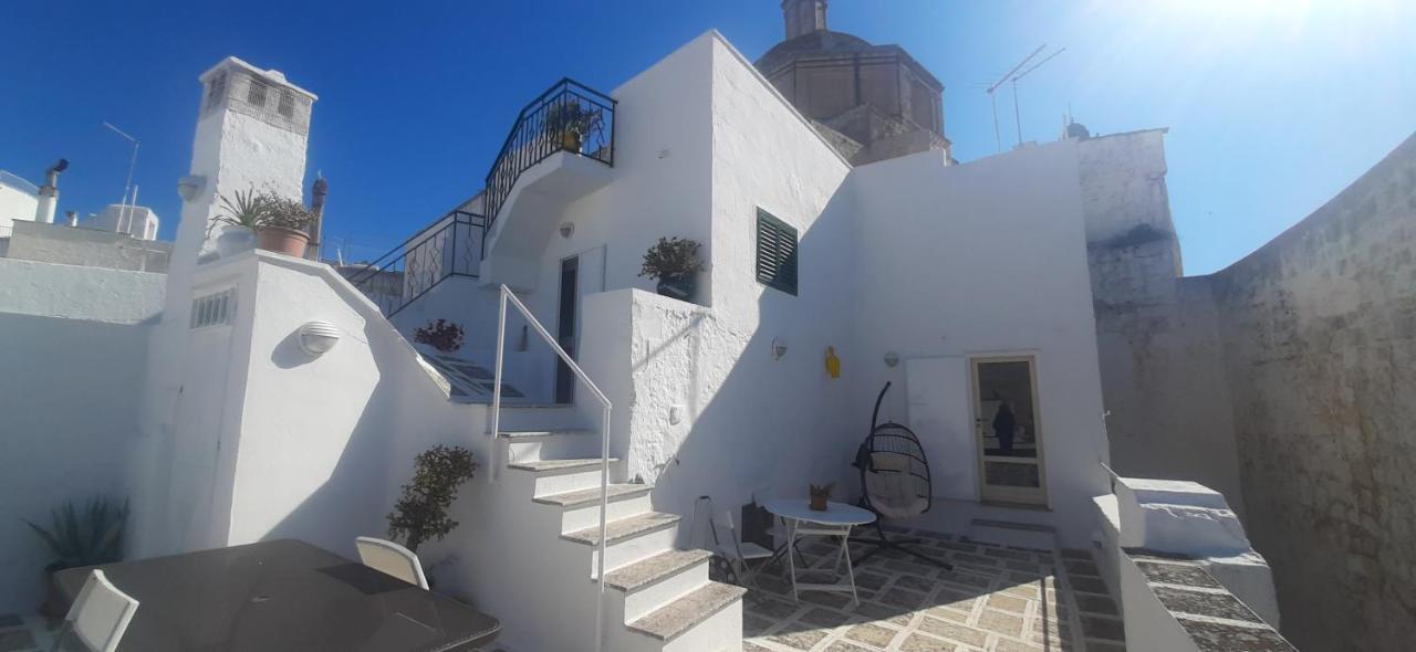 Dimora Lavinia Casa Vacanze Centro Storico オストゥーニ エクステリア 写真
