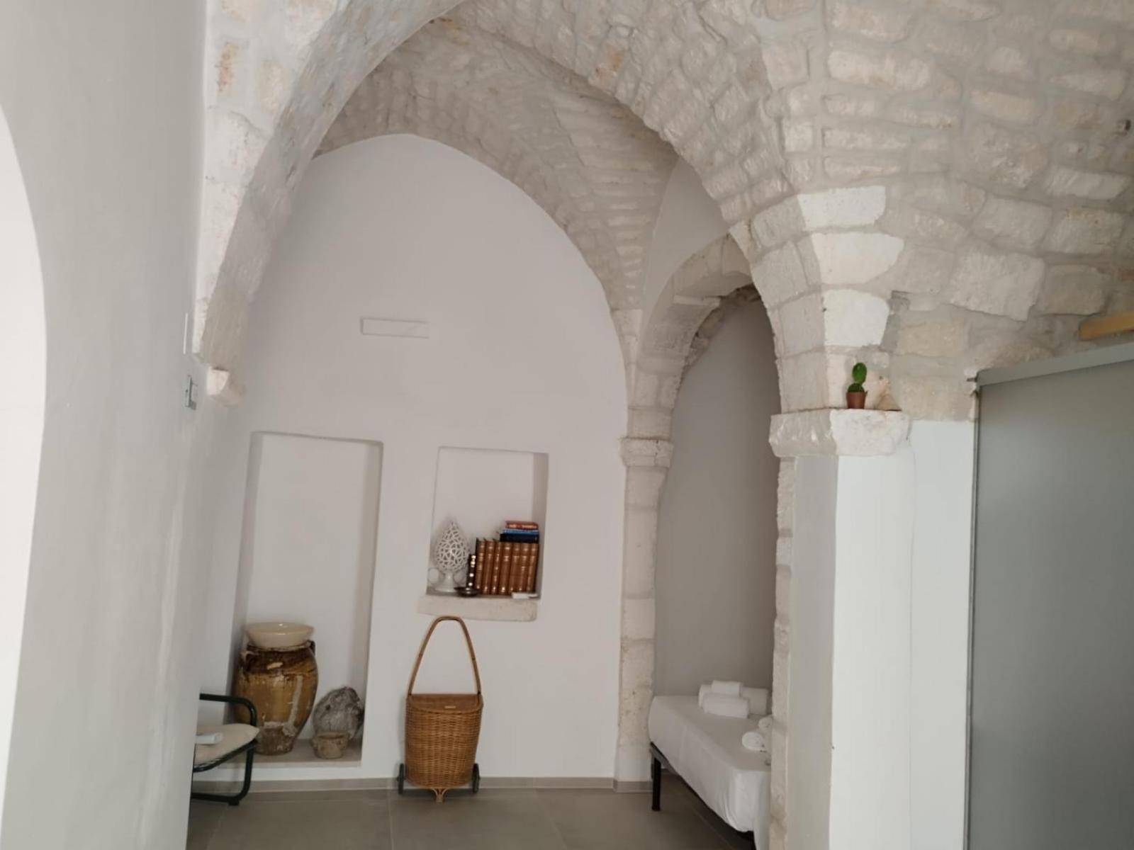 Dimora Lavinia Casa Vacanze Centro Storico オストゥーニ エクステリア 写真