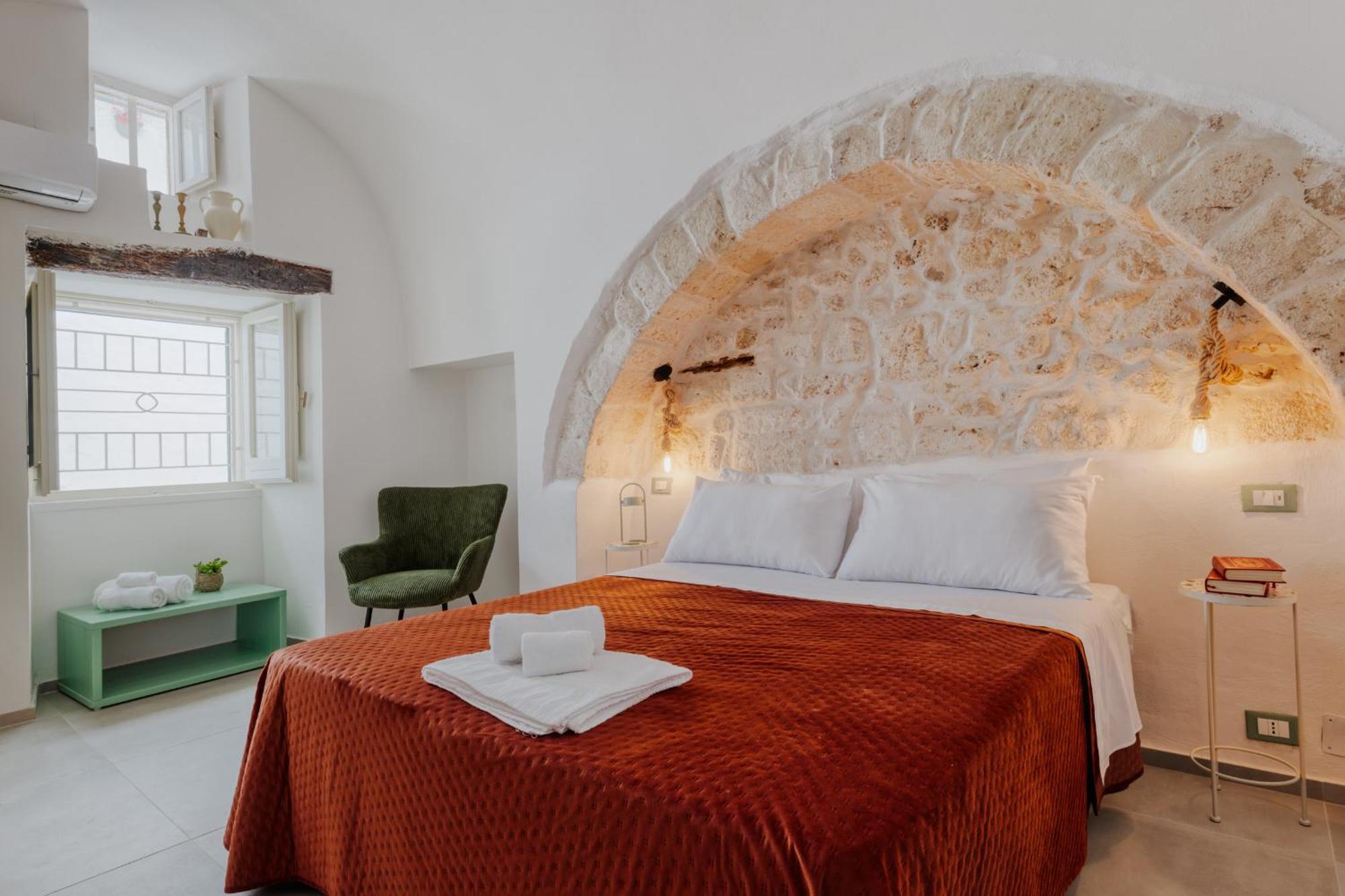 Dimora Lavinia Casa Vacanze Centro Storico オストゥーニ エクステリア 写真