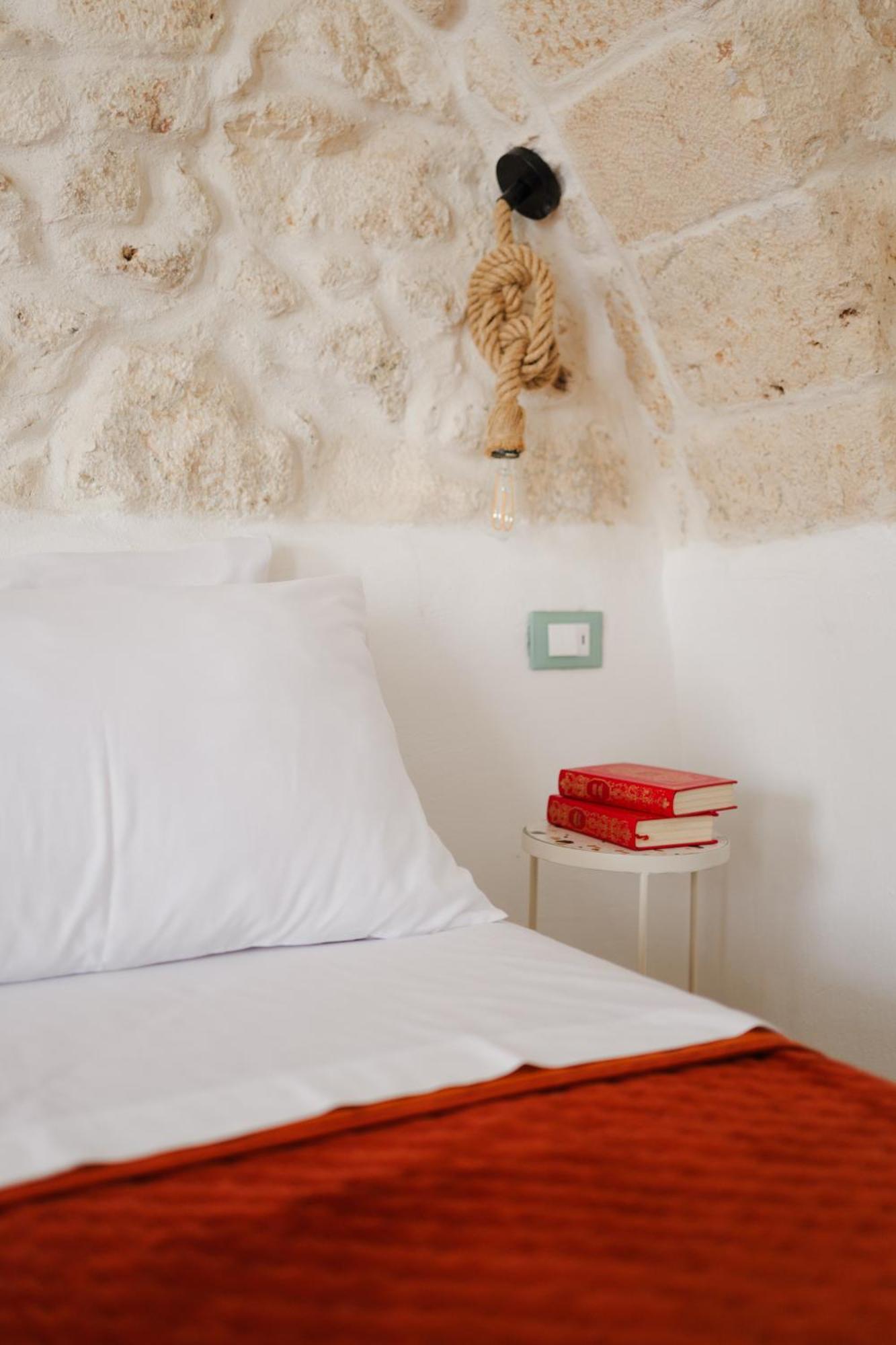 Dimora Lavinia Casa Vacanze Centro Storico オストゥーニ エクステリア 写真