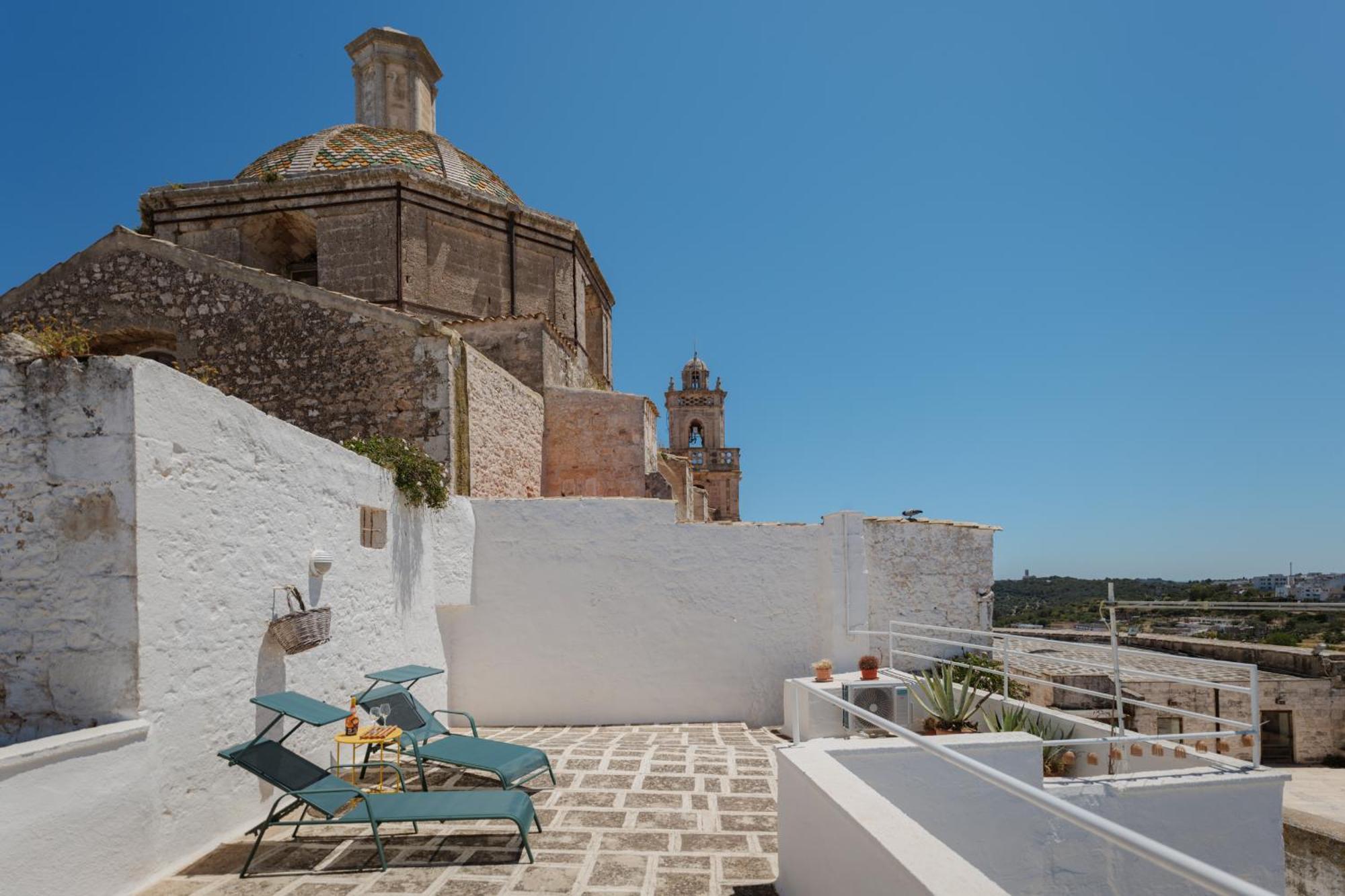 Dimora Lavinia Casa Vacanze Centro Storico オストゥーニ エクステリア 写真