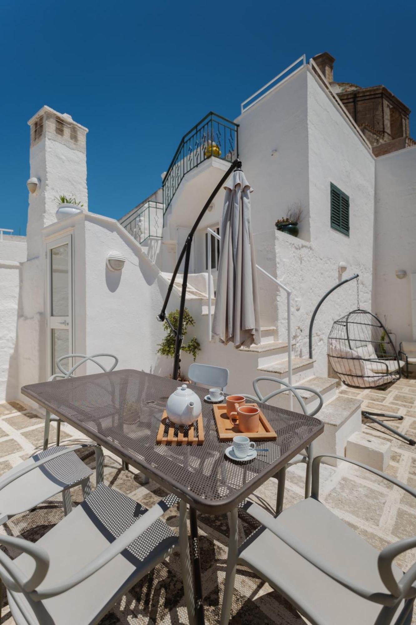 Dimora Lavinia Casa Vacanze Centro Storico オストゥーニ エクステリア 写真