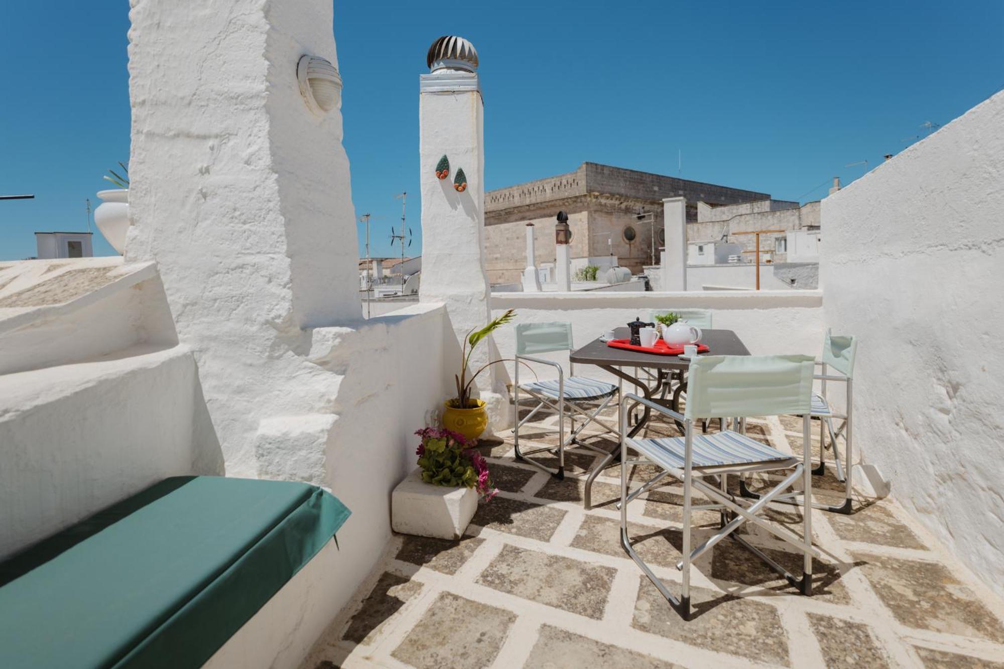 Dimora Lavinia Casa Vacanze Centro Storico オストゥーニ エクステリア 写真