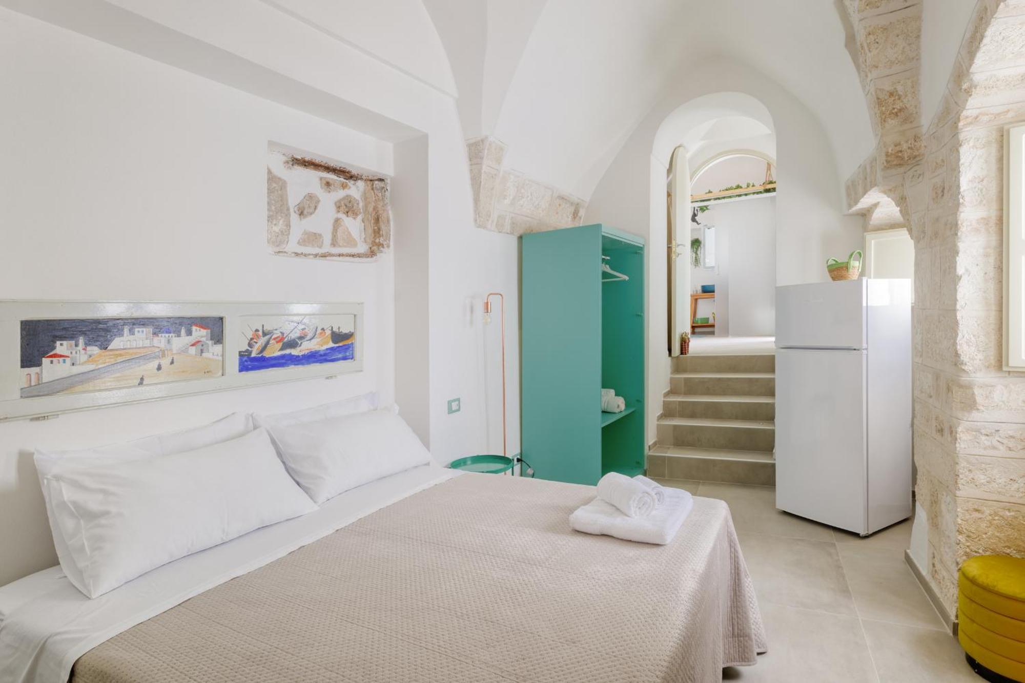 Dimora Lavinia Casa Vacanze Centro Storico オストゥーニ エクステリア 写真