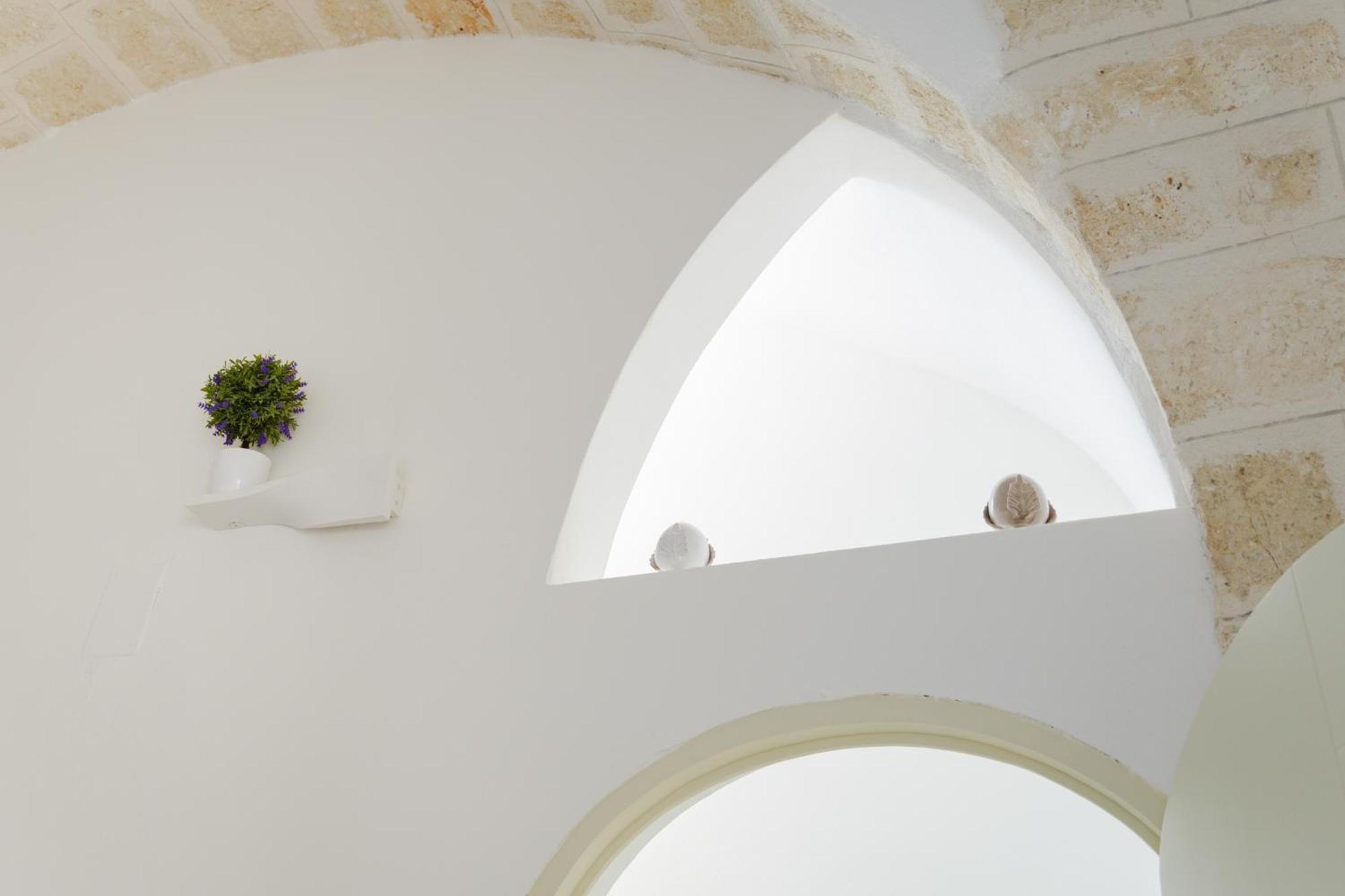 Dimora Lavinia Casa Vacanze Centro Storico オストゥーニ エクステリア 写真