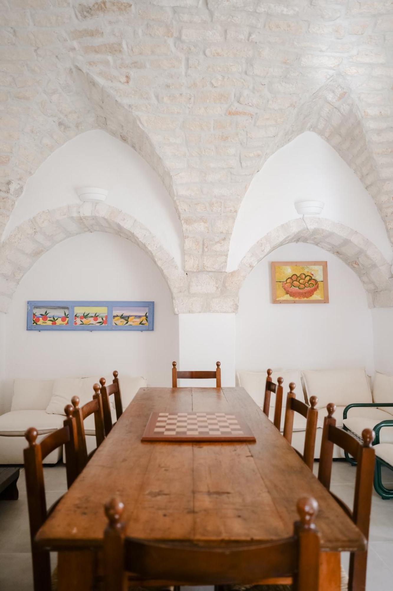 Dimora Lavinia Casa Vacanze Centro Storico オストゥーニ エクステリア 写真